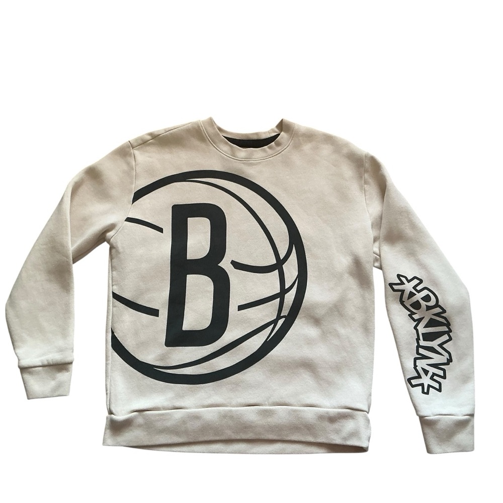 Hollister NBA men’s Brooklyn cream Crewneck sweatshirt basketball